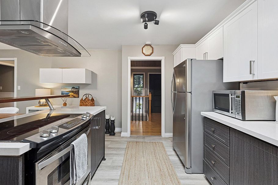 1433 Mcnair Drive North Vancouver, BC - 13