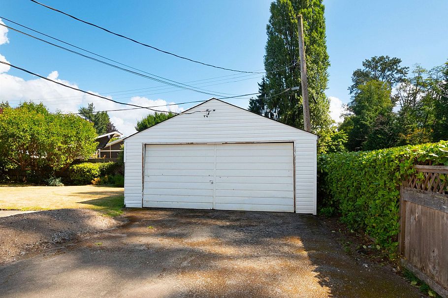 1150 Silverwood Crescent North Vancouver, BC - 29