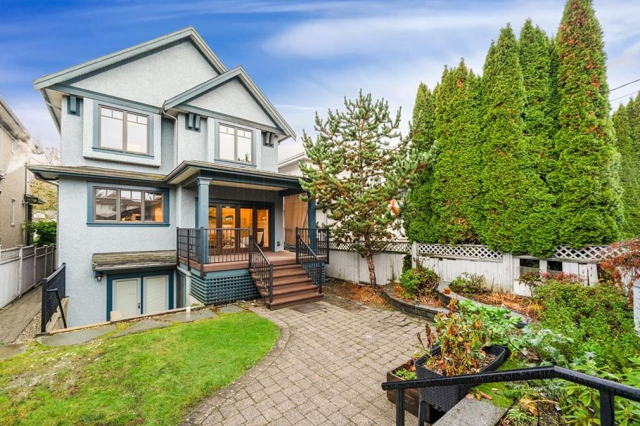 2031 W 45th Avenue Vancouver, BC - 27