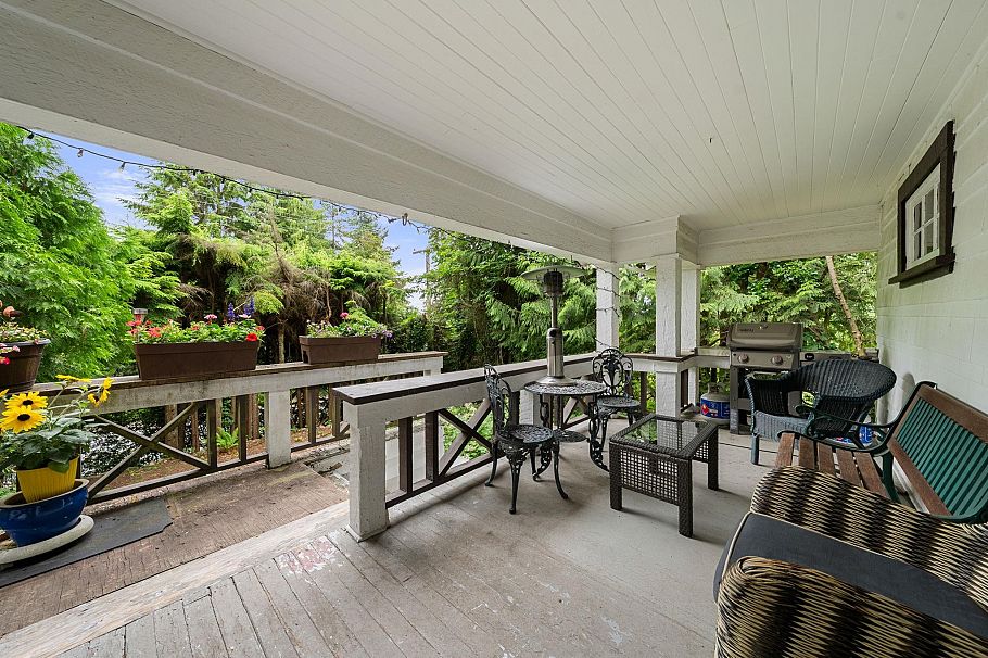 338 E Osborne Road North Vancouver, BC - 12