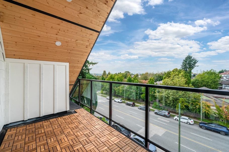 1 2124 Renfrew Street Vancouver, BC - 13