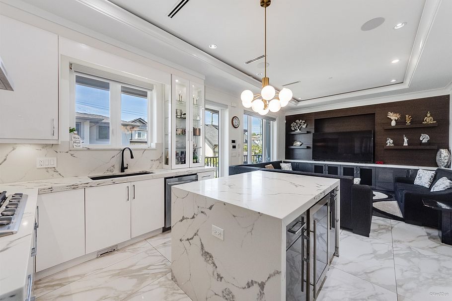 6913 Argyle Street Vancouver, BC - 18