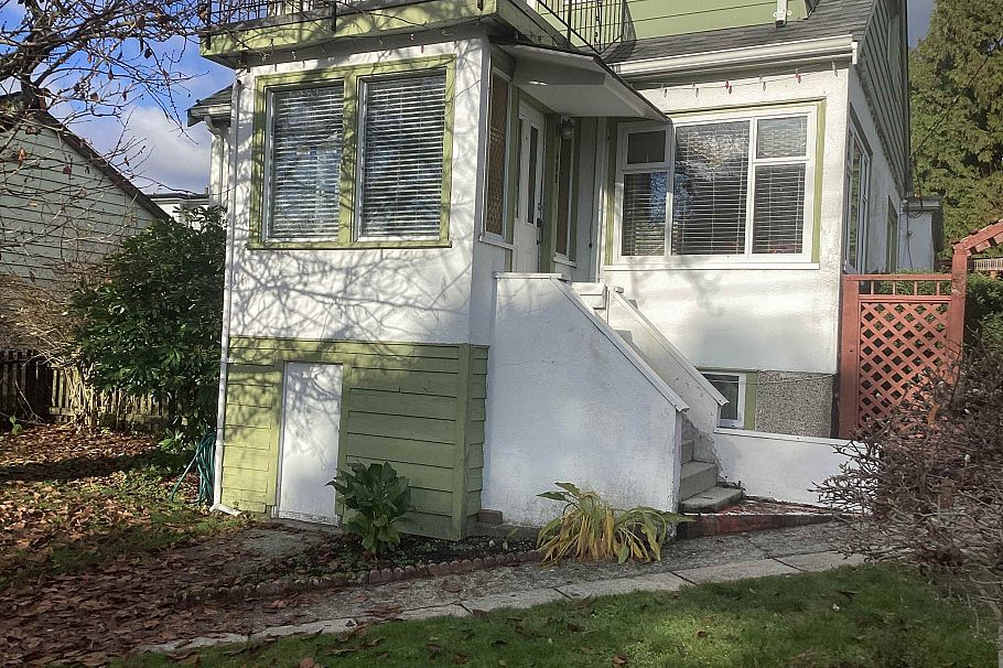 488 E 4th Street North Vancouver, BC - 1