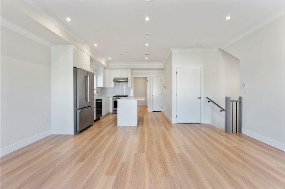 4856 Slocan Street Vancouver, BC - 8