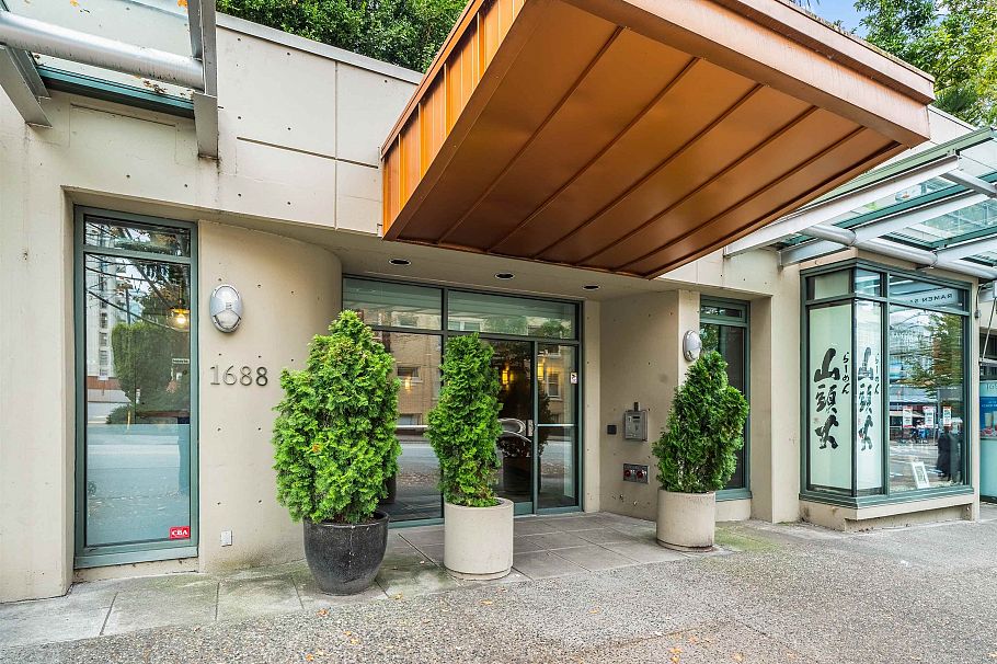 303 1688 Robson Street Vancouver, BC - 30