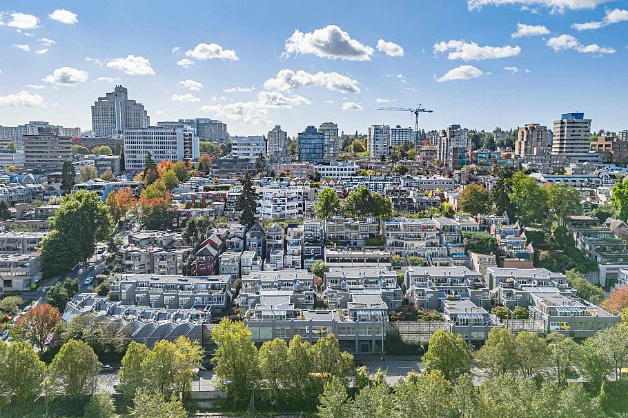 2243 Oak Street Vancouver, BC - 39