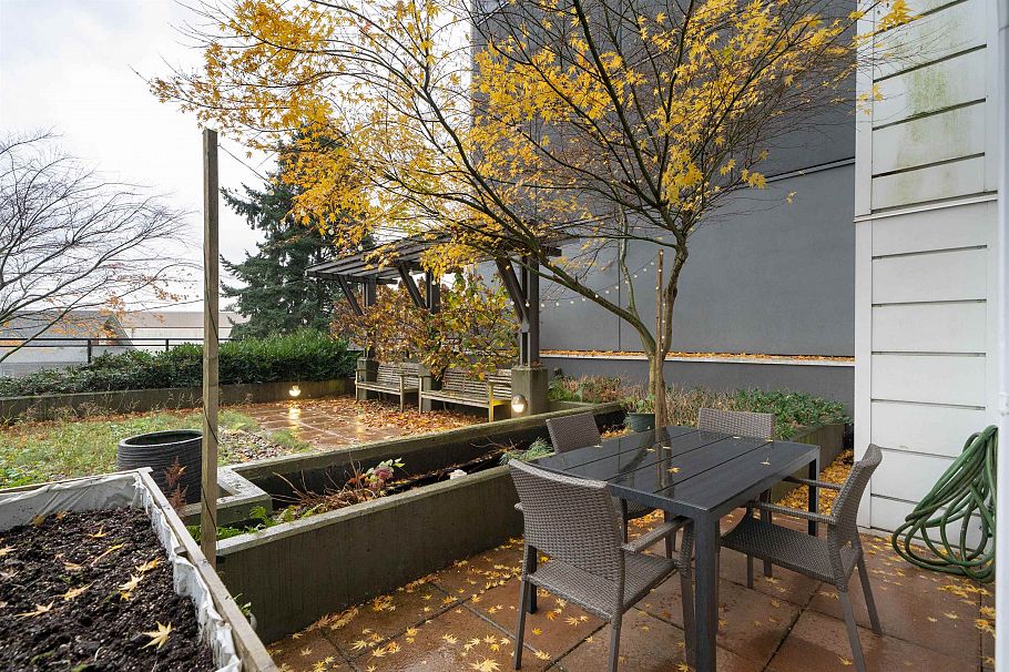 209 233 Kingsway Vancouver, BC - 3