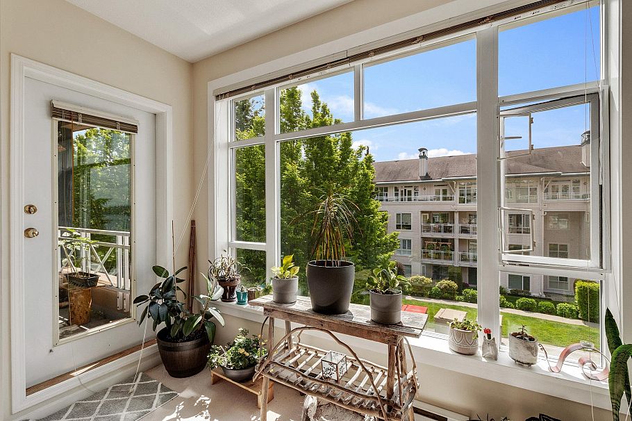 304 3600 Windcrest Drive North Vancouver, BC - 2