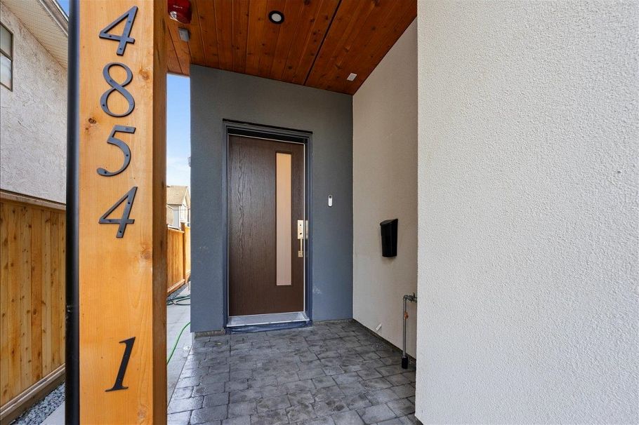 4854 Slocan Street Vancouver, BC - 2