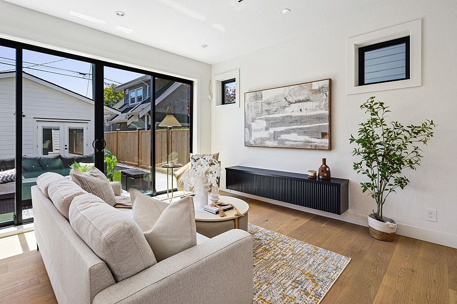 2 250 E 39th Avenue Vancouver, BC - 6