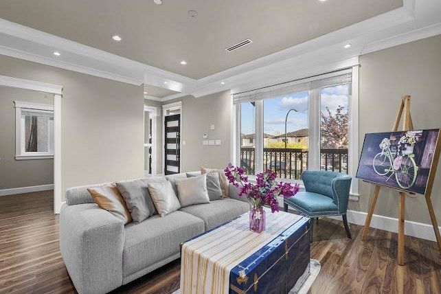 455 E 60th Avenue Vancouver, BC - 1