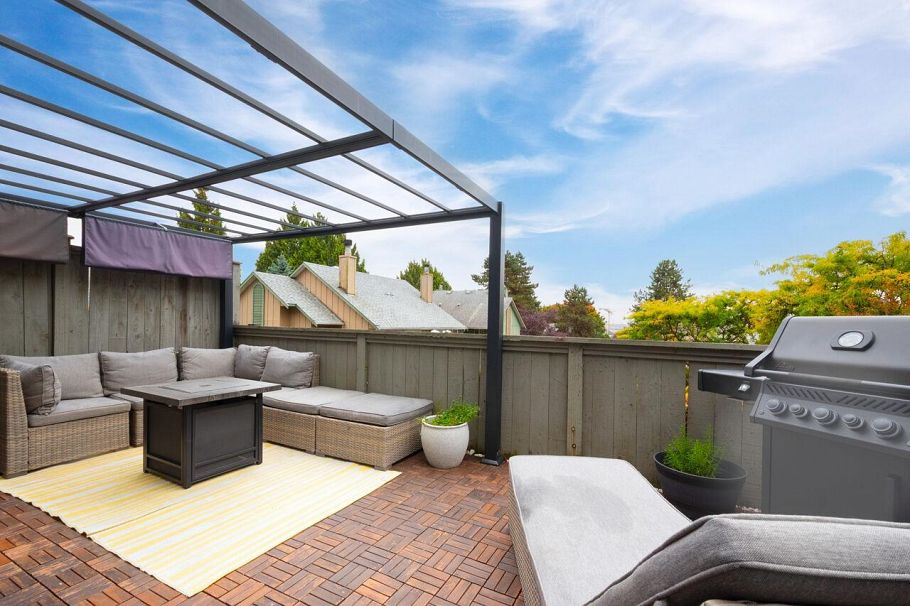 31 900 W 17th Street North Vancouver, BC - 1