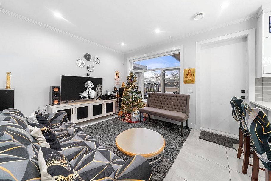 6749 Knight Street Vancouver, BC - 2