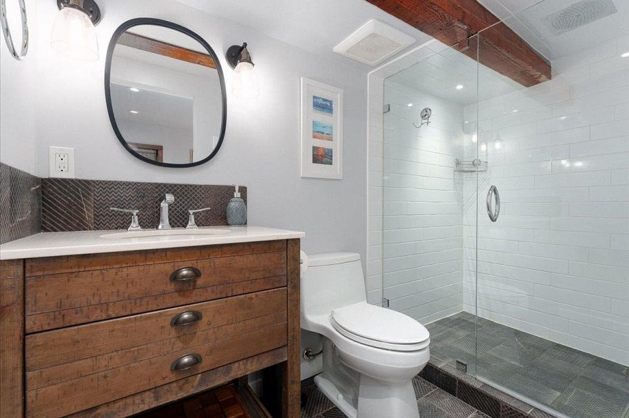 1216 Lakewood Drive Vancouver, BC - 33