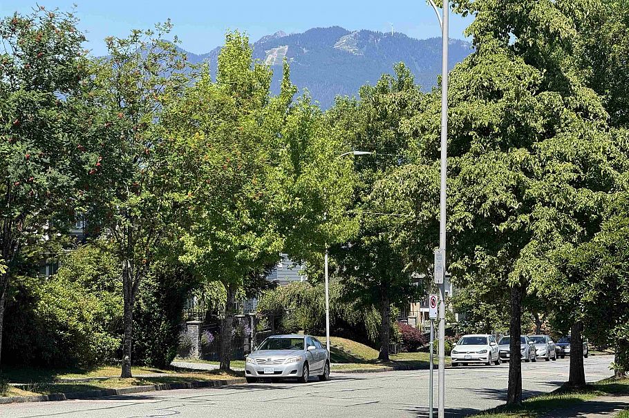 3058 Charles Street Vancouver, BC - 17