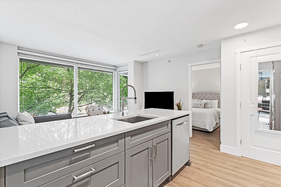 202 1001 Richards Street Vancouver, BC - 16