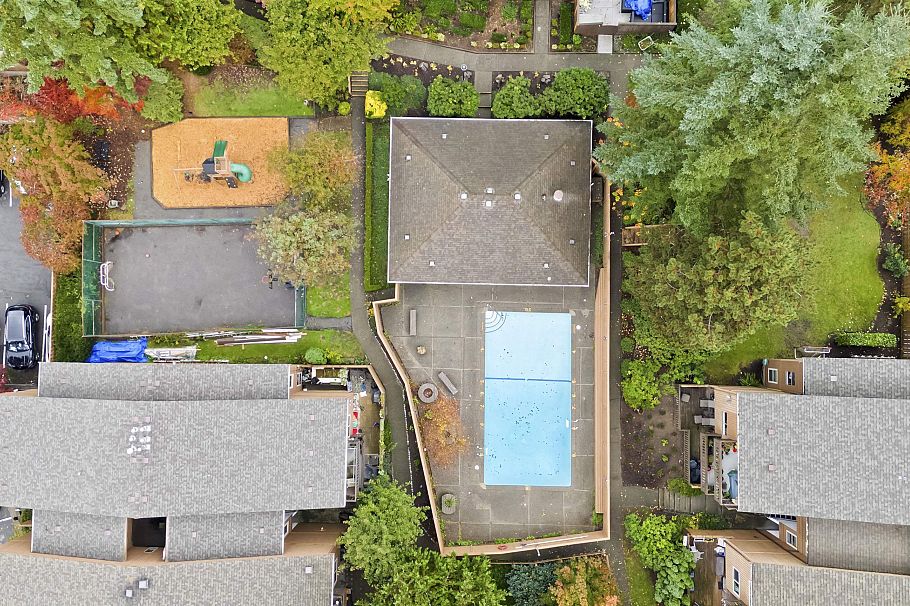 1884 Purcell Way North Vancouver, BC - 29