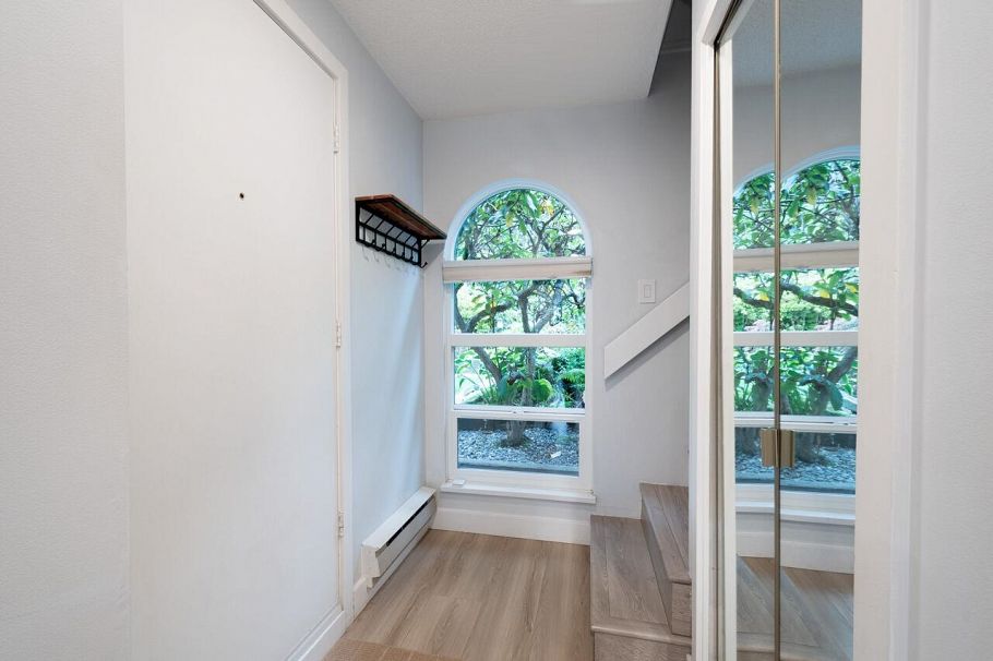 31 900 W 17th Street North Vancouver, BC - 23