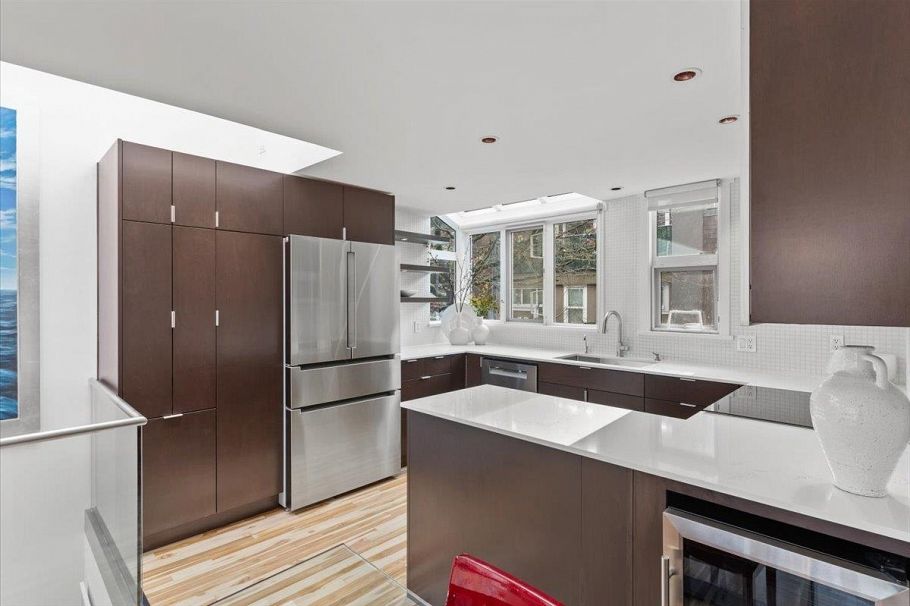 834 W 7th Avenue Vancouver, BC - 11