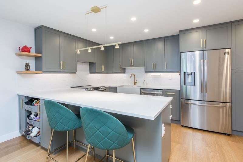 202 1500 Haro Street Vancouver, BC - 5