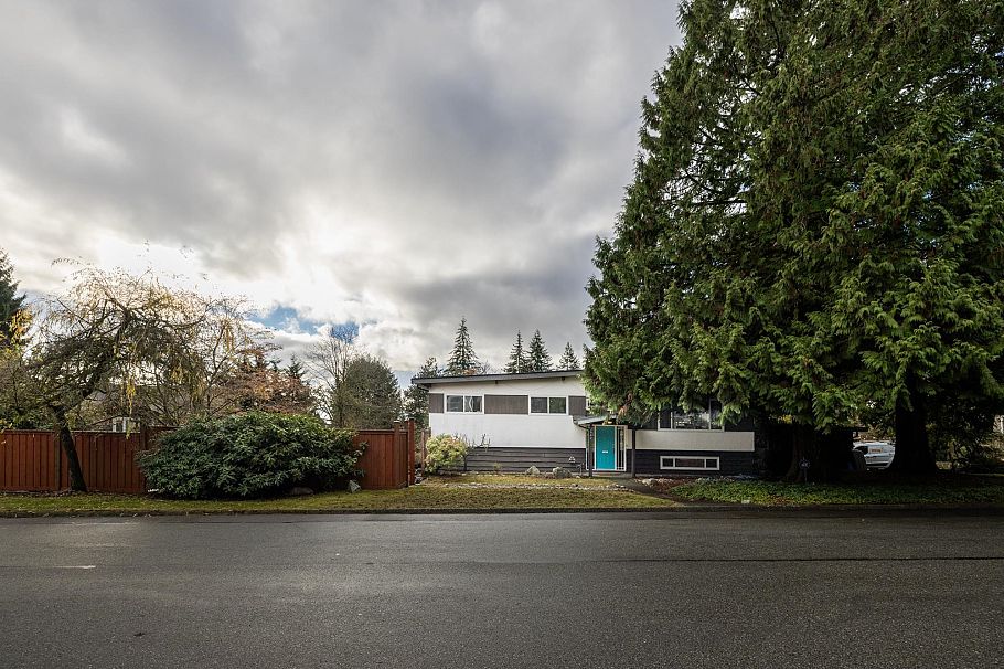 2041 Tompkins Crescent North Vancouver, BC - 4