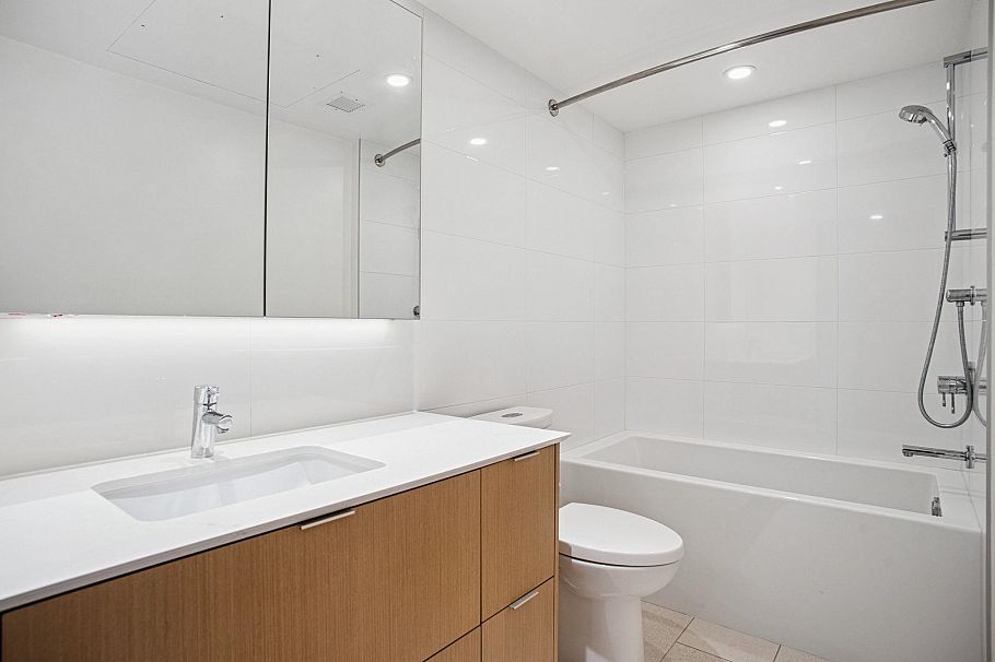 401 210 E 5th Avenue Vancouver, BC - 11