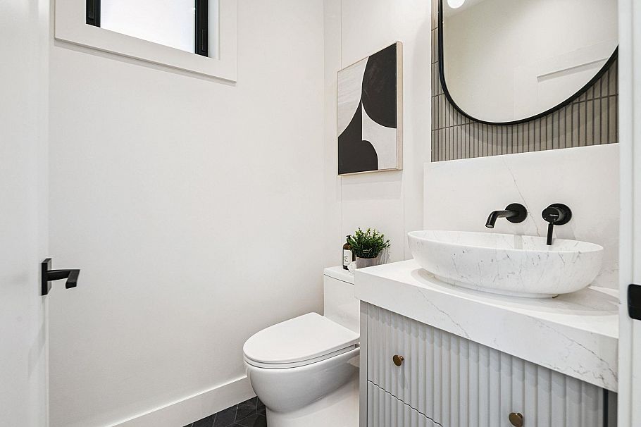 2 250 E 39th Avenue Vancouver, BC - 17