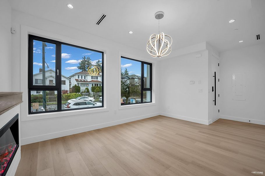 1 262 E 65th Avenue Vancouver, BC - 3