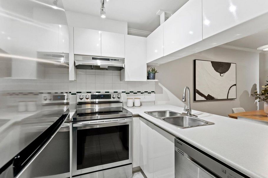 205 3638 W Broadway Vancouver, BC - 11