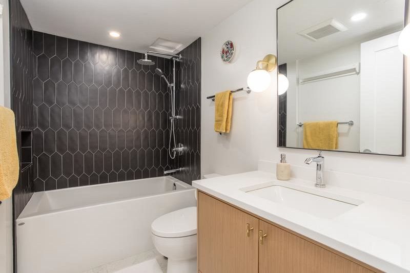 202 1500 Haro Street Vancouver, BC - 18