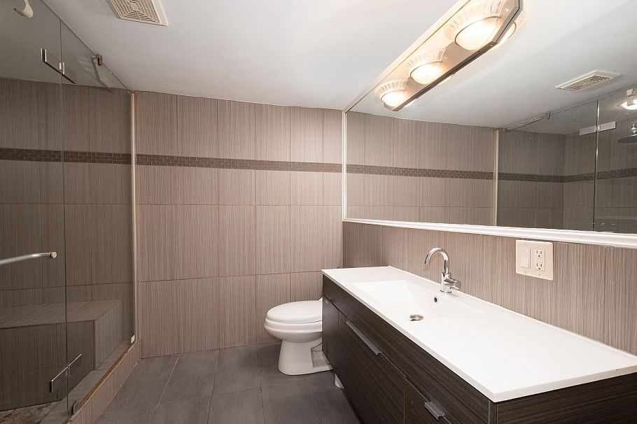 107 1155 Ross Road North Vancouver, BC - 21