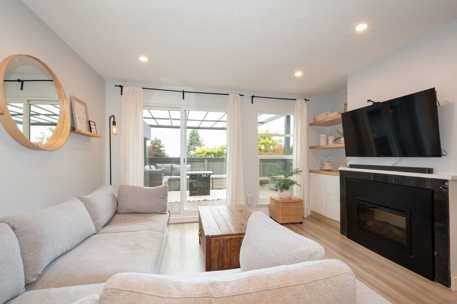 31 900 W 17th Street North Vancouver, BC - 3