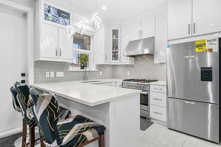 6749 Knight Street Vancouver, BC - 10