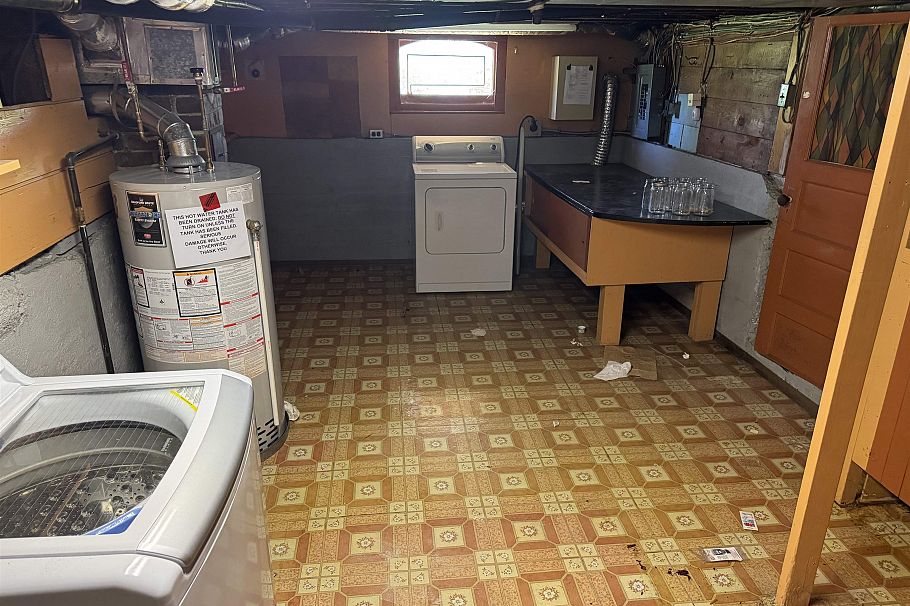 3058 Charles Street Vancouver, BC - 12