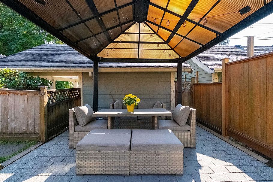 369 E 5th Street North Vancouver, BC - 37