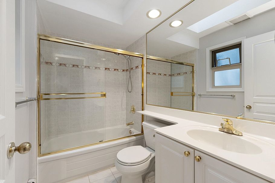 779 W 69th Avenue Vancouver, BC - 21