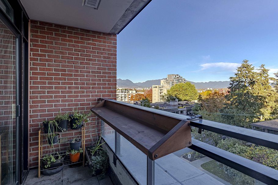 507 2321 Scotia Street Vancouver, BC - 18