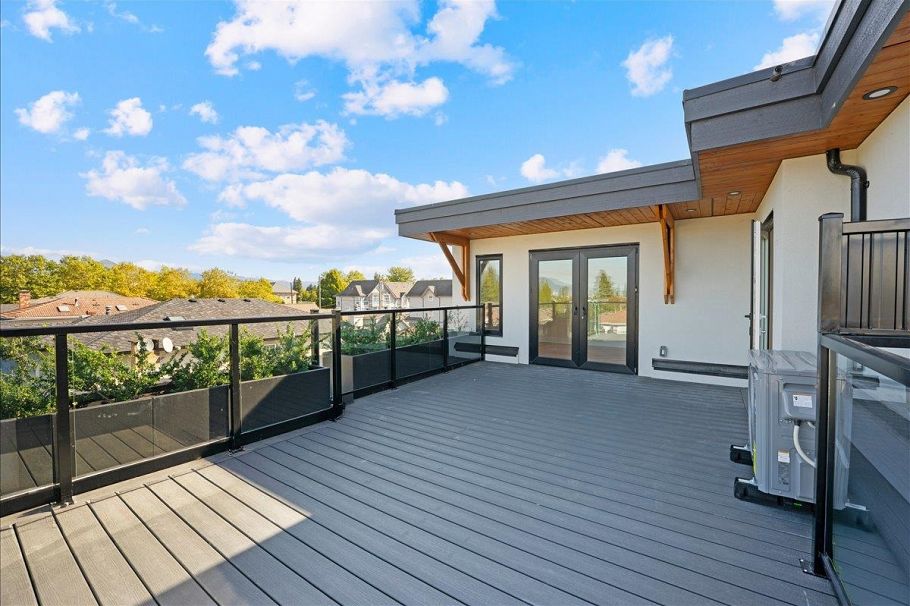 4856 Slocan Street Vancouver, BC - 24