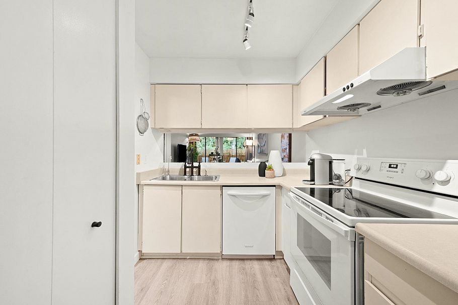 1884 Purcell Way North Vancouver, BC - 11