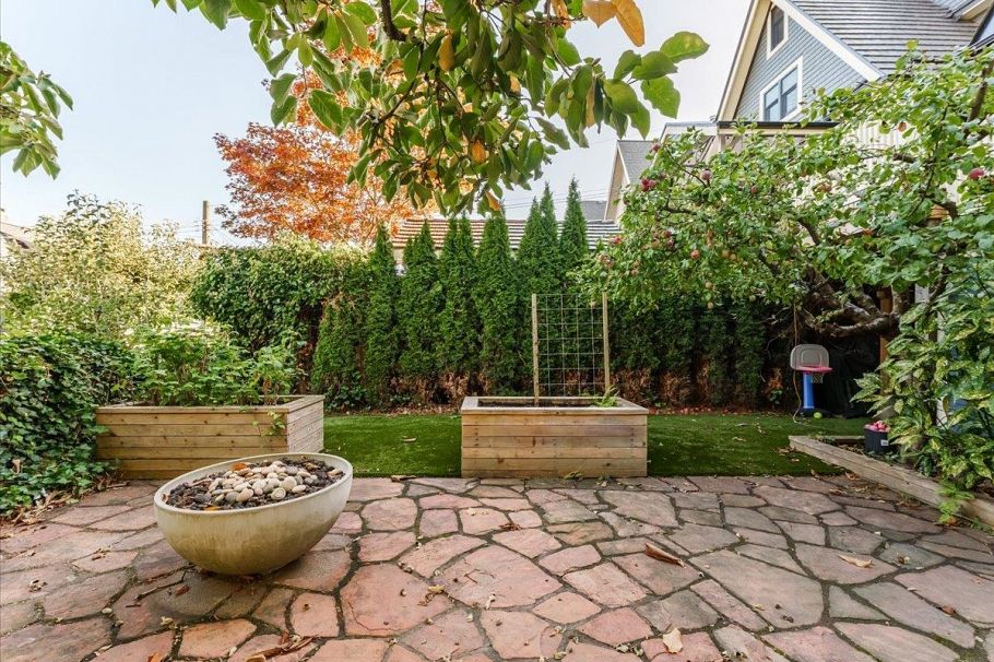 1216 Lakewood Drive Vancouver, BC - 37