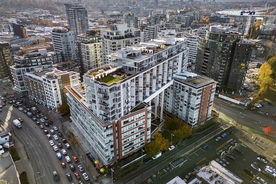 206 1618 Quebec Street Vancouver, BC - 2