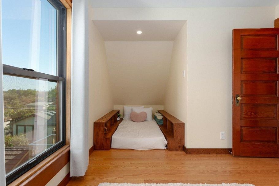 1216 Lakewood Drive Vancouver, BC - 23