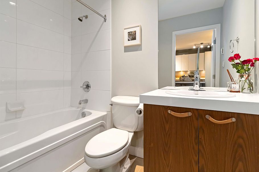 106 2828 Yew Street Vancouver, BC - 11