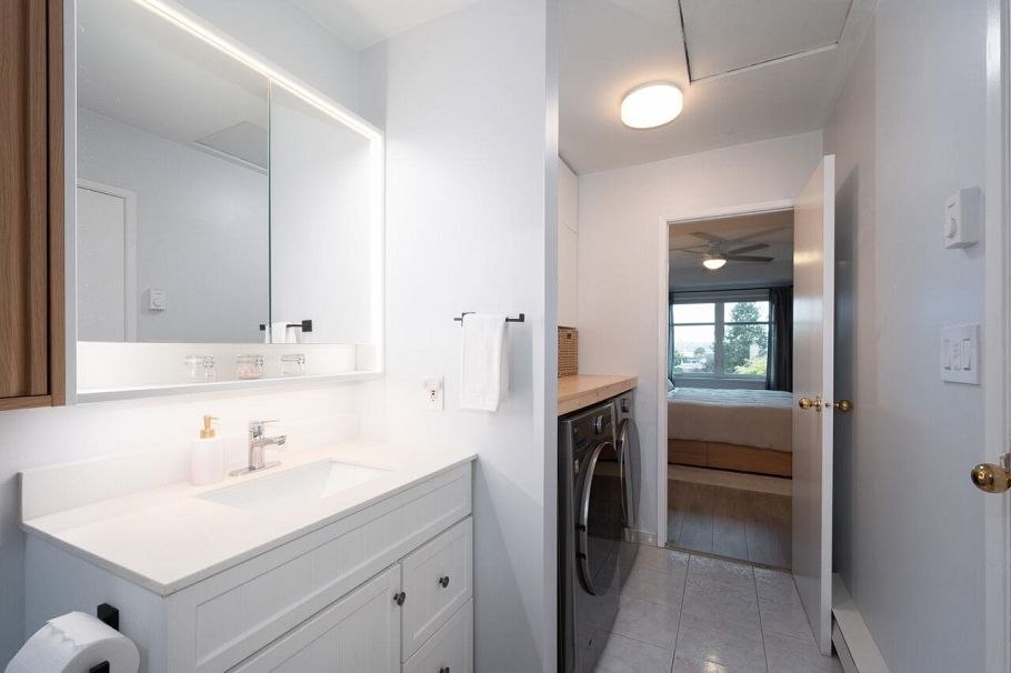 31 900 W 17th Street North Vancouver, BC - 36