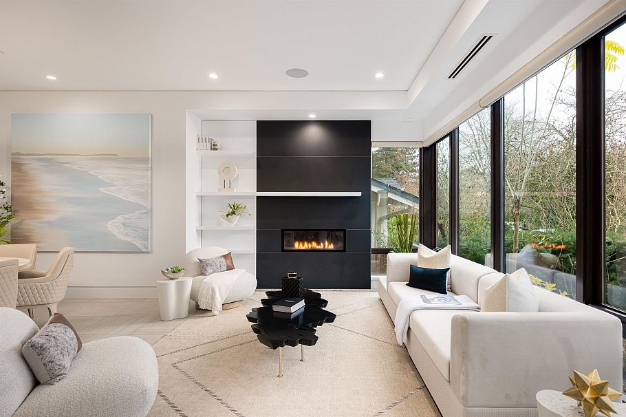 3953 W 21st Avenue Vancouver, BC - 2