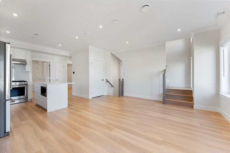 4856 Slocan Street Vancouver, BC - 12