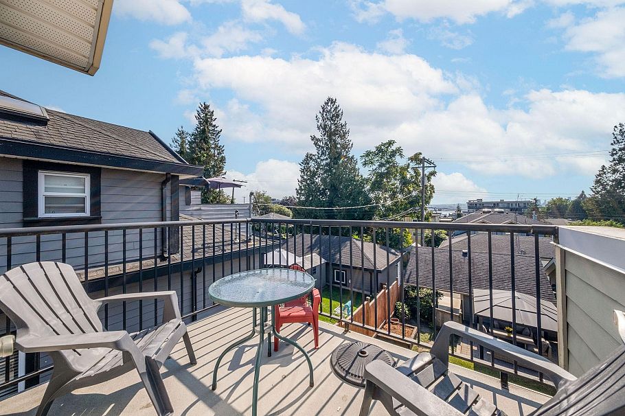 369 E 5th Street North Vancouver, BC - 23