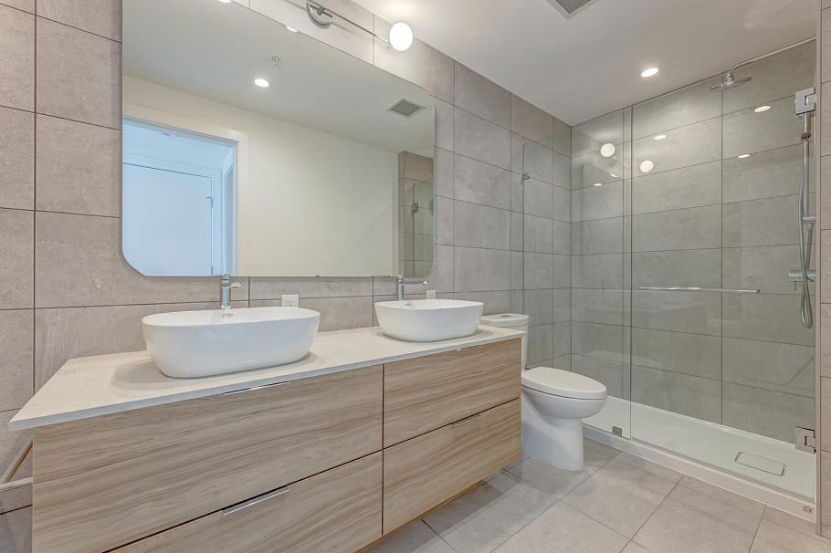 303 2375 Emery Court North Vancouver, BC - 17