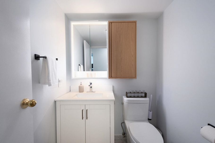 31 900 W 17th Street North Vancouver, BC - 21