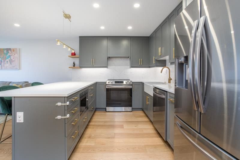 202 1500 Haro Street Vancouver, BC - 6